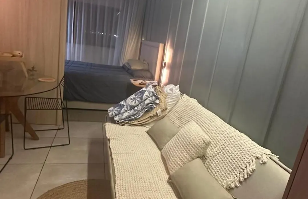 Flat em Hotel de Luxo beira mar da grife Ritz suítes com vista ampla para todo o mar da cruz das almas, jatiúca e ponta verde, com toda estrutura de um hotel lindo e arrojado, academia, piscina e muito mais, venha viver essa experiência incrível!-1